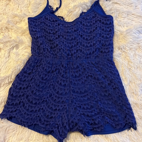 MIEEION Blue Lace Romper size large - Picture 2 of 8